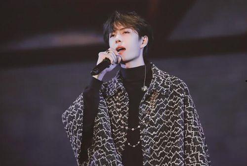 韩网爆料的王一博视频,精彩瞬间引热议  第2张